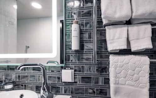 AE Expeditions, SYLVIA EARLE, Captains Suite 420, Richard IAnson-11